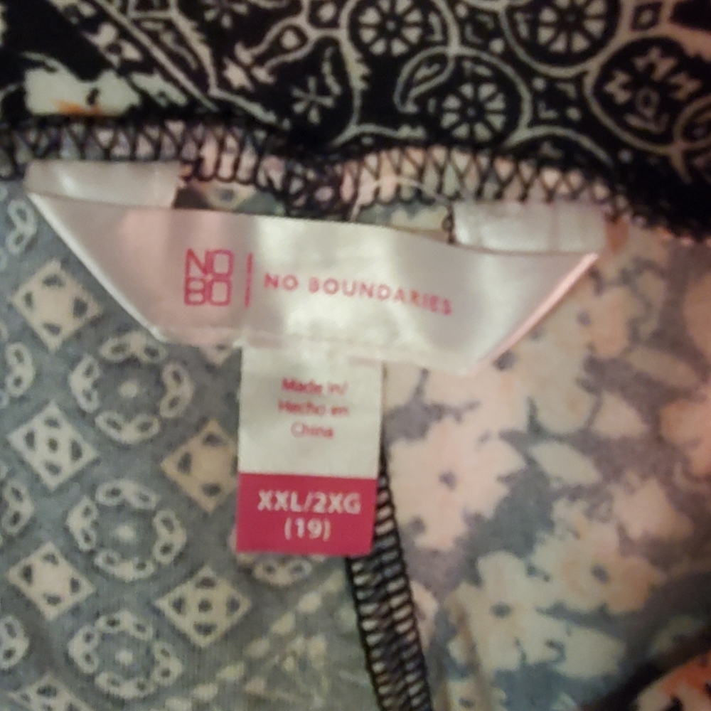 Beautiful pants - Picture 3 of 3